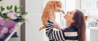 Femme avec son chat